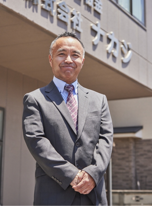 代表取締役　中島亮